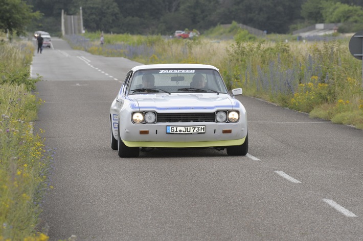 einmal capri immer capri fans des sportwagenklassikers besuchen mit ihren automobilen lieblingen die ford werke - Einmal Capri, immer Capri – Fans des Sportwagenklassikers besuchen mit ihren automobilen Lieblingen die Ford-Werke