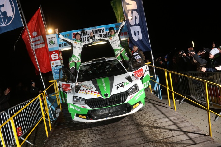 perfektes saisonfinale skoda auto deutschland pilot kreim siegt erneut bei deutschlands wichtigster schotter rallye - Perfektes Saisonfinale: SKODA AUTO Deutschland Pilot Kreim siegt erneut bei Deutschlands wichtigster Schotter-Rallye