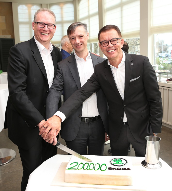 skoda erzielt 2019 in deutschland mit ueber 200 000 fahrzeugen neuen zulassungsrekord und startet erfolgreich in die elektro aera - SKODA erzielt 2019 in Deutschland mit über 200.000 Fahrzeugen neuen Zulassungsrekord und startet erfolgreich in die Elektro-Ära